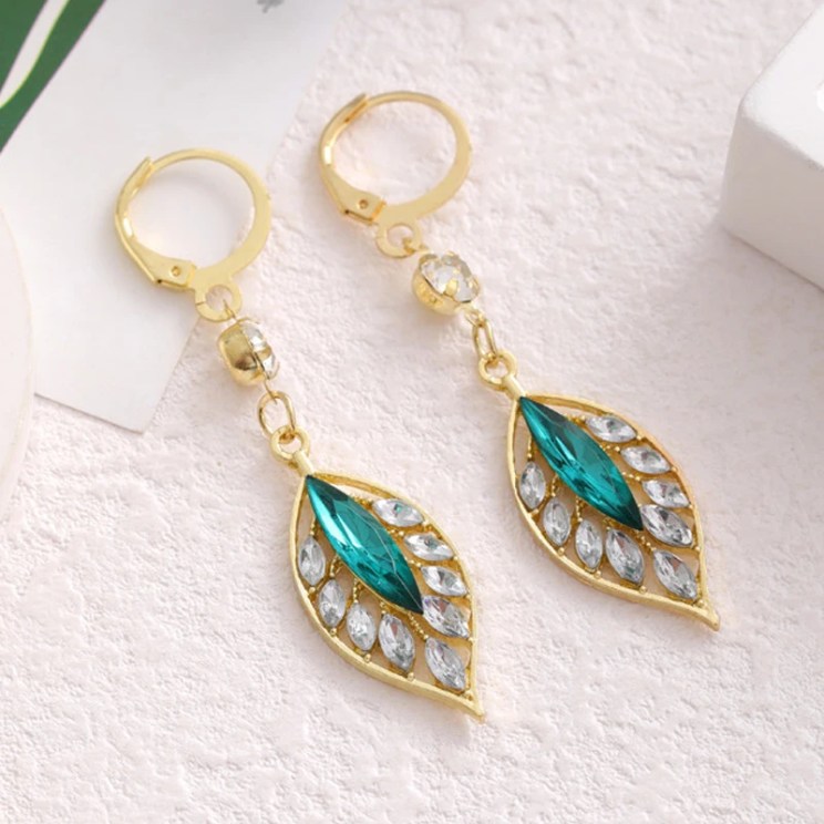 Elegant Hollow Out Leaf Drop Earrings for Women White Green Crystal Round Circle Long Dangle Earrings Party Trendy Jewelry Gift
